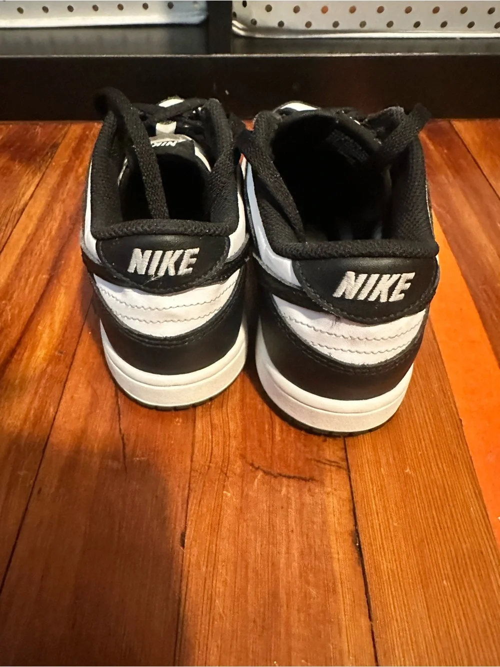 Nike- Kids Panda Black White Dunk Low size 3 (PS)